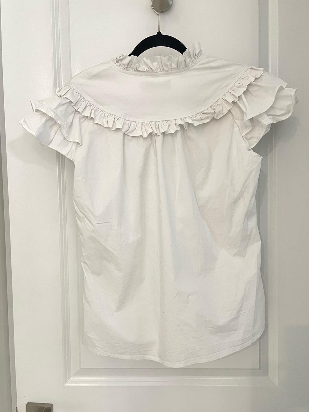 CK BRADLEY Silla Top in Off White Ruffle Coastal Contemporary. 16 - Picture 6 of 7